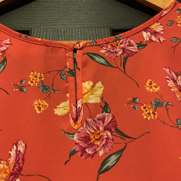 Floral blouse - Picture 3 of 3